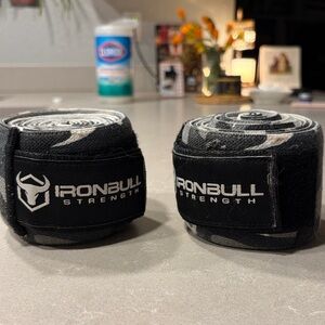 Iron Bull strength knee wraps for weightlifting